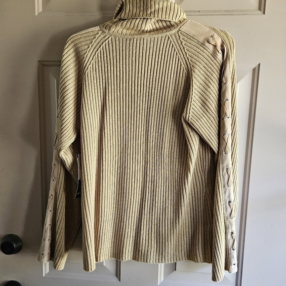 Vintage Lennie LNY tan turrtle neck sweater. - Picture 2 of 6